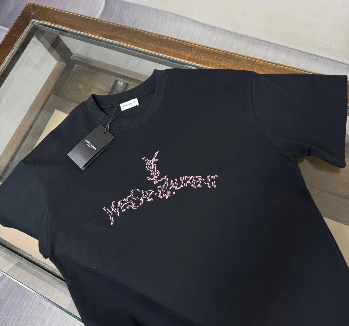 85💰 C⭐️YSL 26 New Arrival T ～ Same Style～ Premium ！ logo ，Premium ， ， ， 🔥 ， ， ， ， ， ， ！！ ：Black Size：XS S M L（OS ）